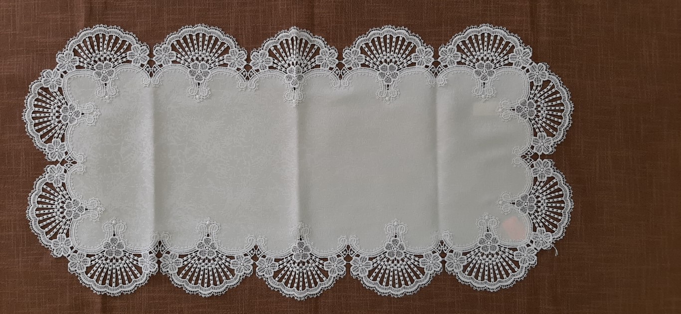 Camino De Mesa Blanco Con Encaje 46X97Cm – Plauener Spitze