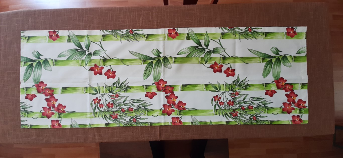 Camino De Mesa Bambues Flores Rojas 50X150Cm – Laura S