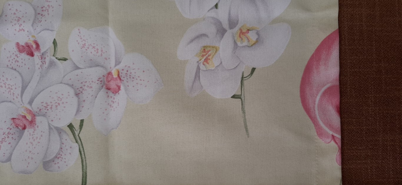 Camino De Mesa Verde Palido Con Flores 50X150Cm – Laura S