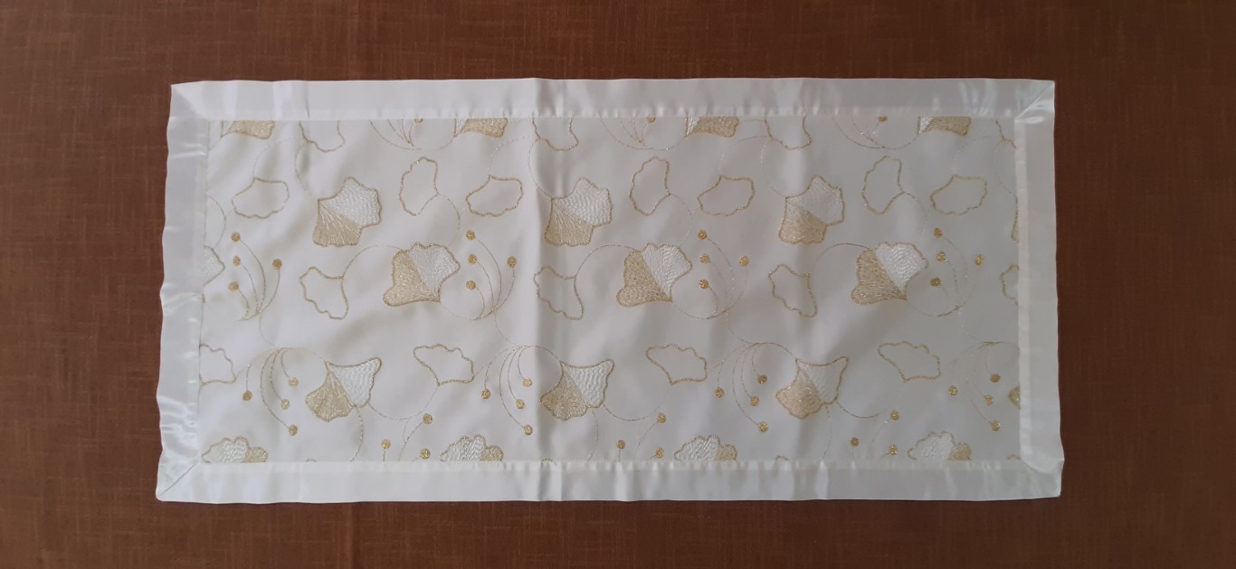 Camino De Mesa Blanco Con Hojas De Ginko Biloba 43X92Cm – Stickperle