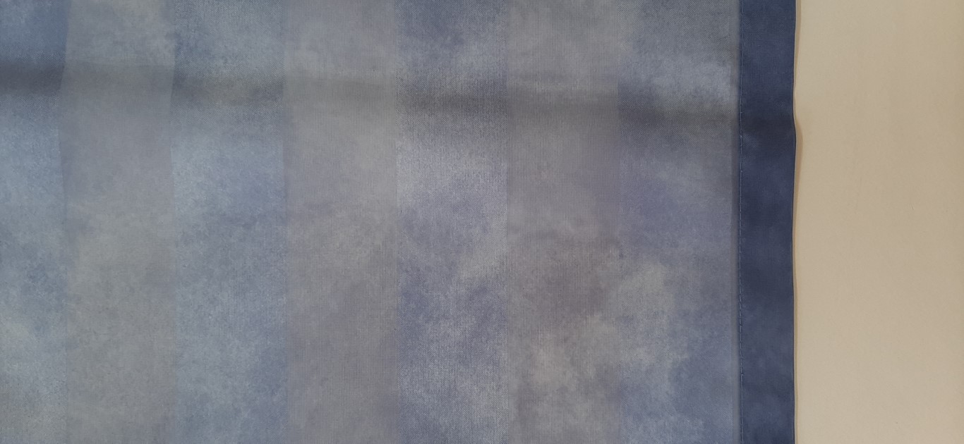 Camino De Mesa Azul De Gasa De Rayas 40X135Cm – Leite
