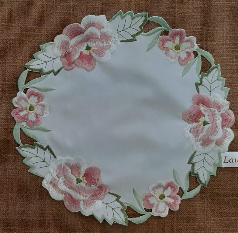 Carpeta Circular Blanco Con Flores Rosas Bordado ⌀30Cm