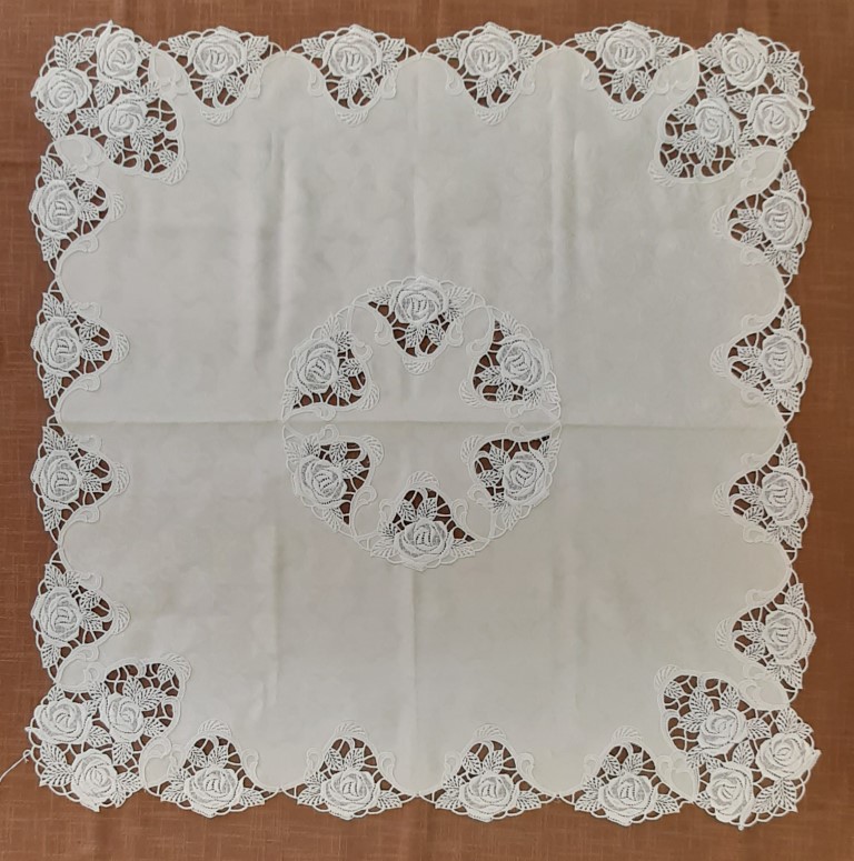 Mantel Cuadrado Blanco Con Encaje 95X95Cm – Plauener Spitze