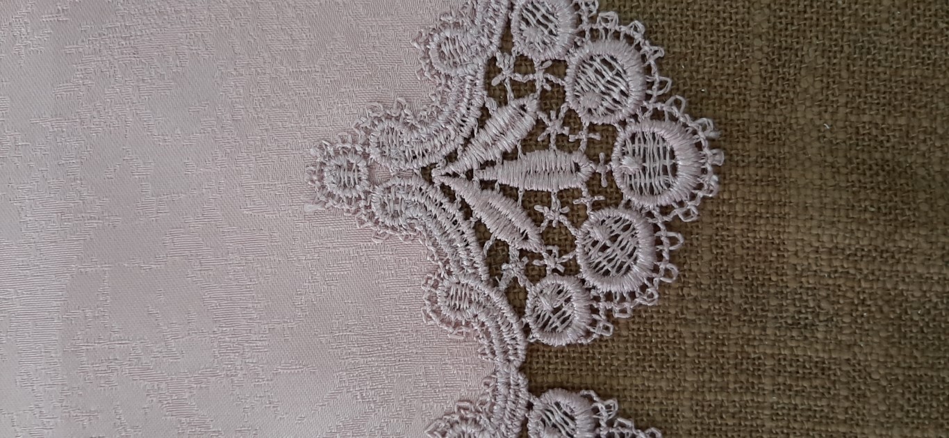 Mantel Cuadrado Palo De Rosa Con Encaje 120X120Cm – Umland