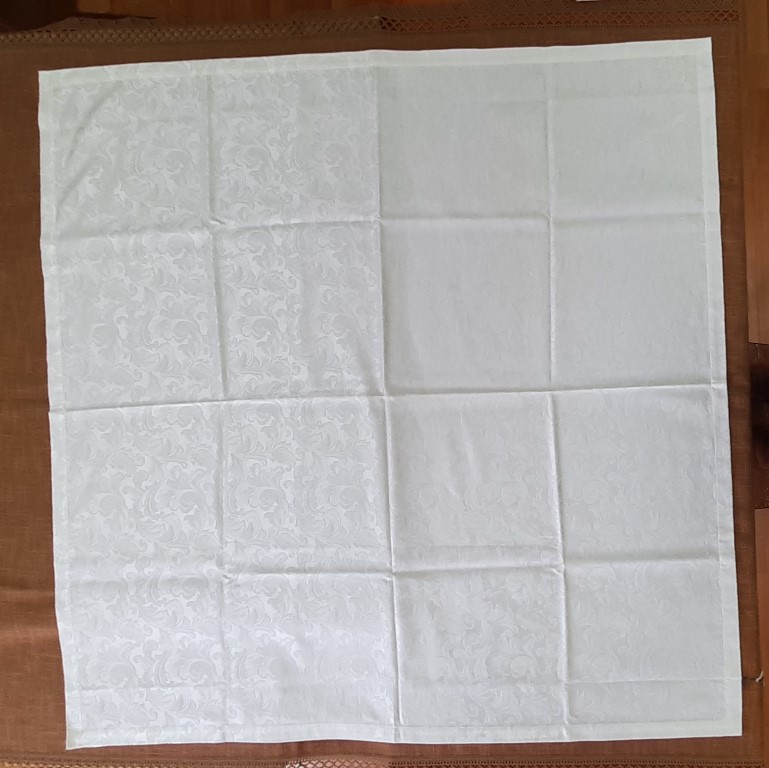 Mantel Cuadrado Blanco Bordado 130X130Cm – Proflax