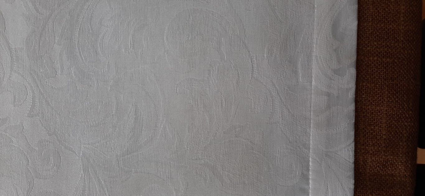 Mantel Cuadrado Blanco Bordado 130X130Cm – Proflax