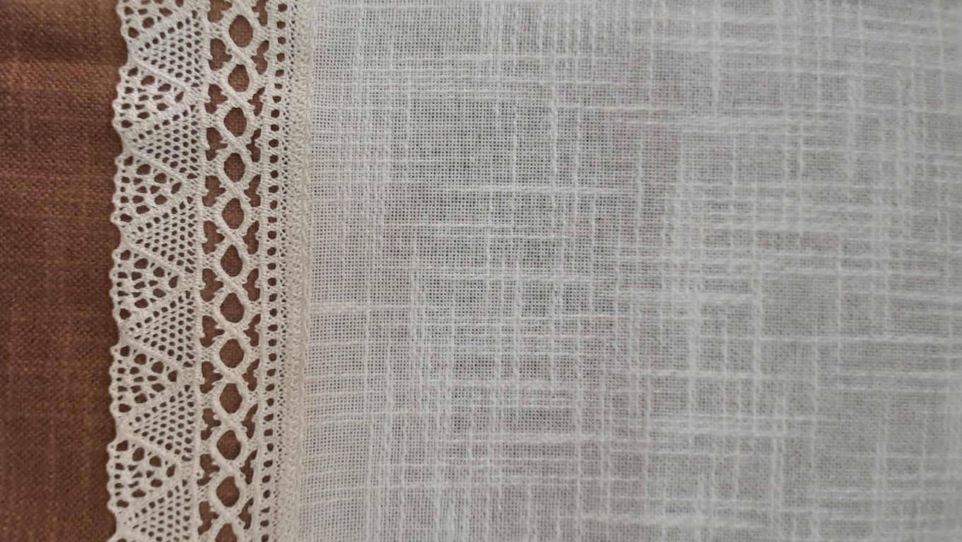 Mantel Cuadrado Beige De Lino Con Encaje 130X130Cm