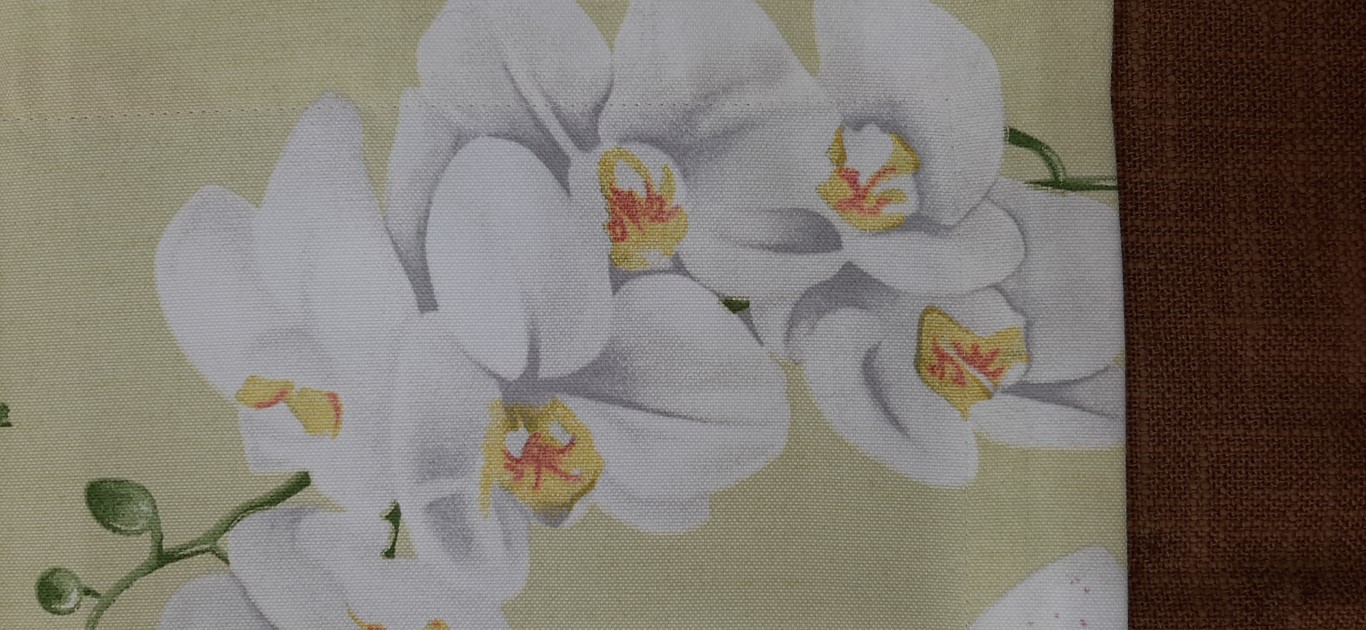 Mantel Cudrado Verde Con Flores 100X100Cm – Laura S