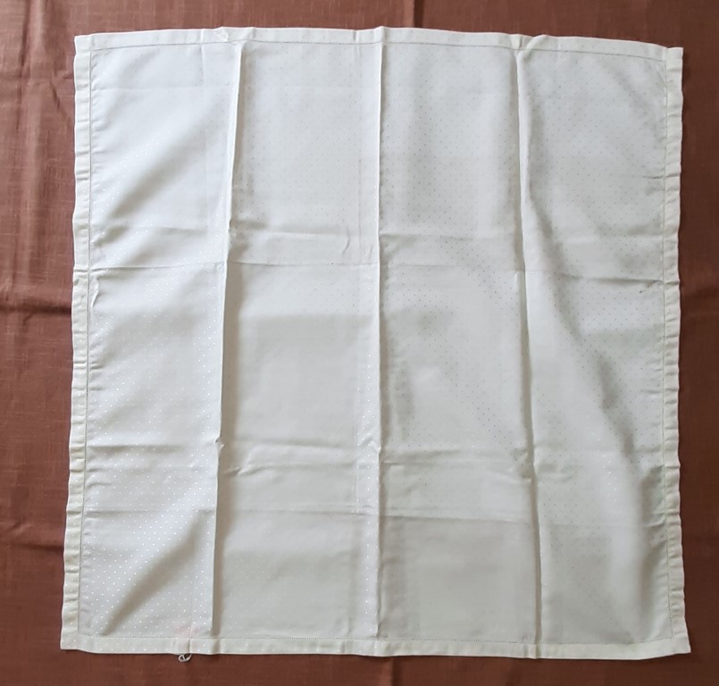 Mantel Cuadrado Blanco Bordado 100X100Cm – Bielefelder