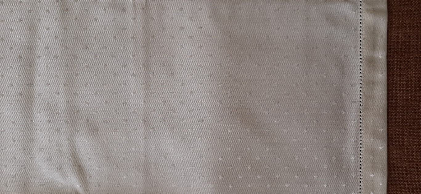 Mantel Cuadrado Blanco Bordado 100X100Cm – Bielefelder