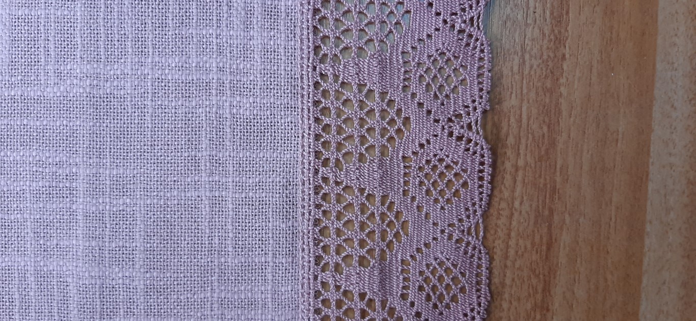 Mantel Rectangular Palo De Rosa Con Encaje 160X250Cm