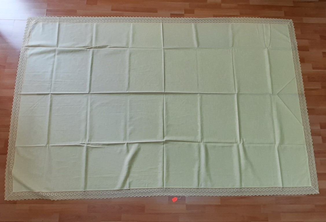 Mantel Rectangular Amarillo Con Encaje 170X260Cm