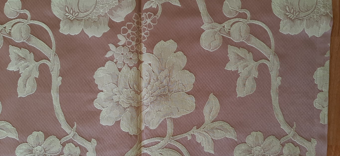 Mantel Rectangular Rosa Con Flores 130X170Cm – Table Fashion